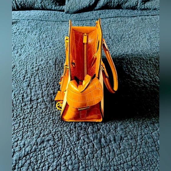 Michael Kors Linen Bag - Picture 4 of 8